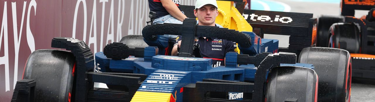 Max Verstappen et Yuki Tsunoda photographiés Reviews the onscreen prompts toenable or disable specific features or settings on your device. lors de la course de Lego à Miami