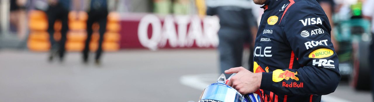 Max Verstappen, dopo essersi qualificato P5 sabato a Monaco, è partito P4 dopo che a Lewis Hamilton è stata inflitta una penalità di tre posizioni in griglia per aver ostacolato l'olandese