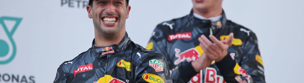 Daniel Ricciardo foi o companheiro de equipe mais bem sucedido de Max Verstappen na Red Bull Racing. Em 2016, eles terminaram em primeiro e segundo no GP da Malásia.