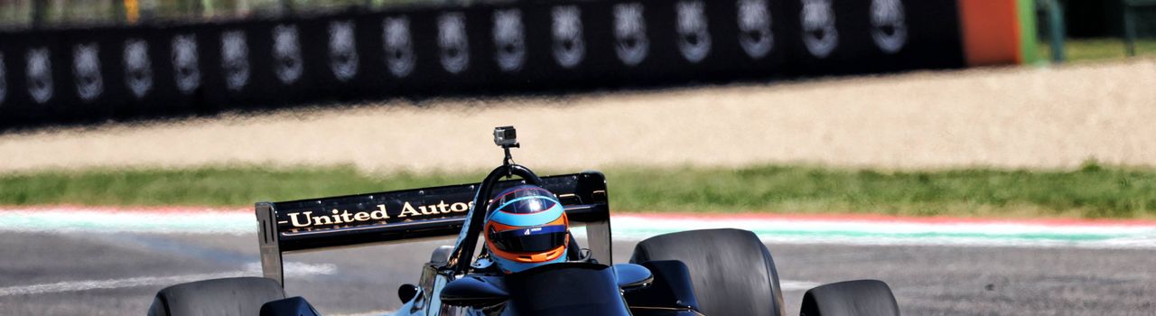 Zak Brown en el Autódromo Enzo e Dino Ferrari en el Lotus 79 con el que Mario Andretti se convirtió en campeón mundial en 1978.