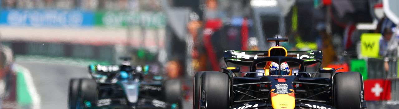 Max Verstappen, George Russell pitlane Barcelona