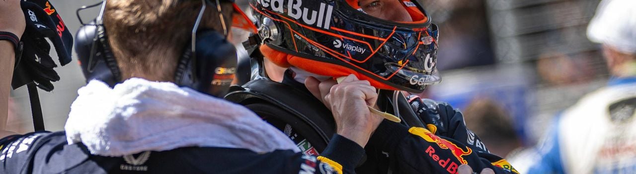 Max Verstappen justo antes de su salida en la primera vuelta en el Gran Premio de Austria