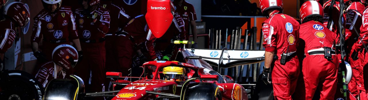 Hamilton lors d'un arrêt aux stands au Grand Prix d'Autriche
