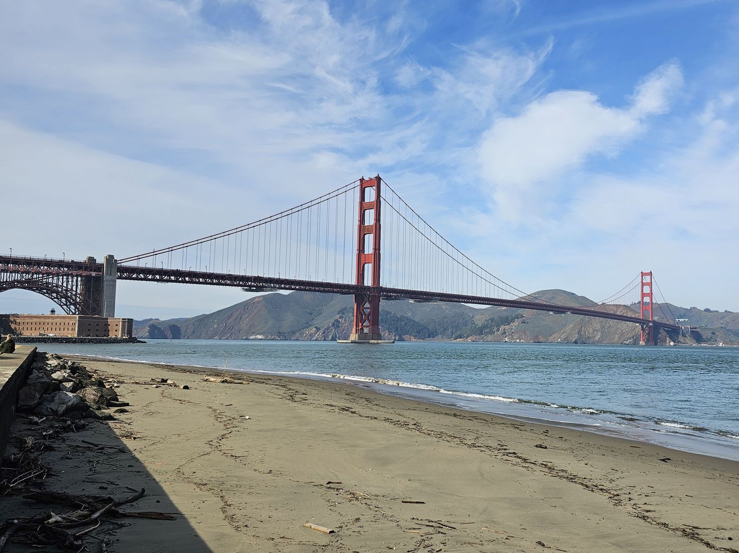 De Golden Gate-brug zoals we hem kennen, overdag op de foto gezet.