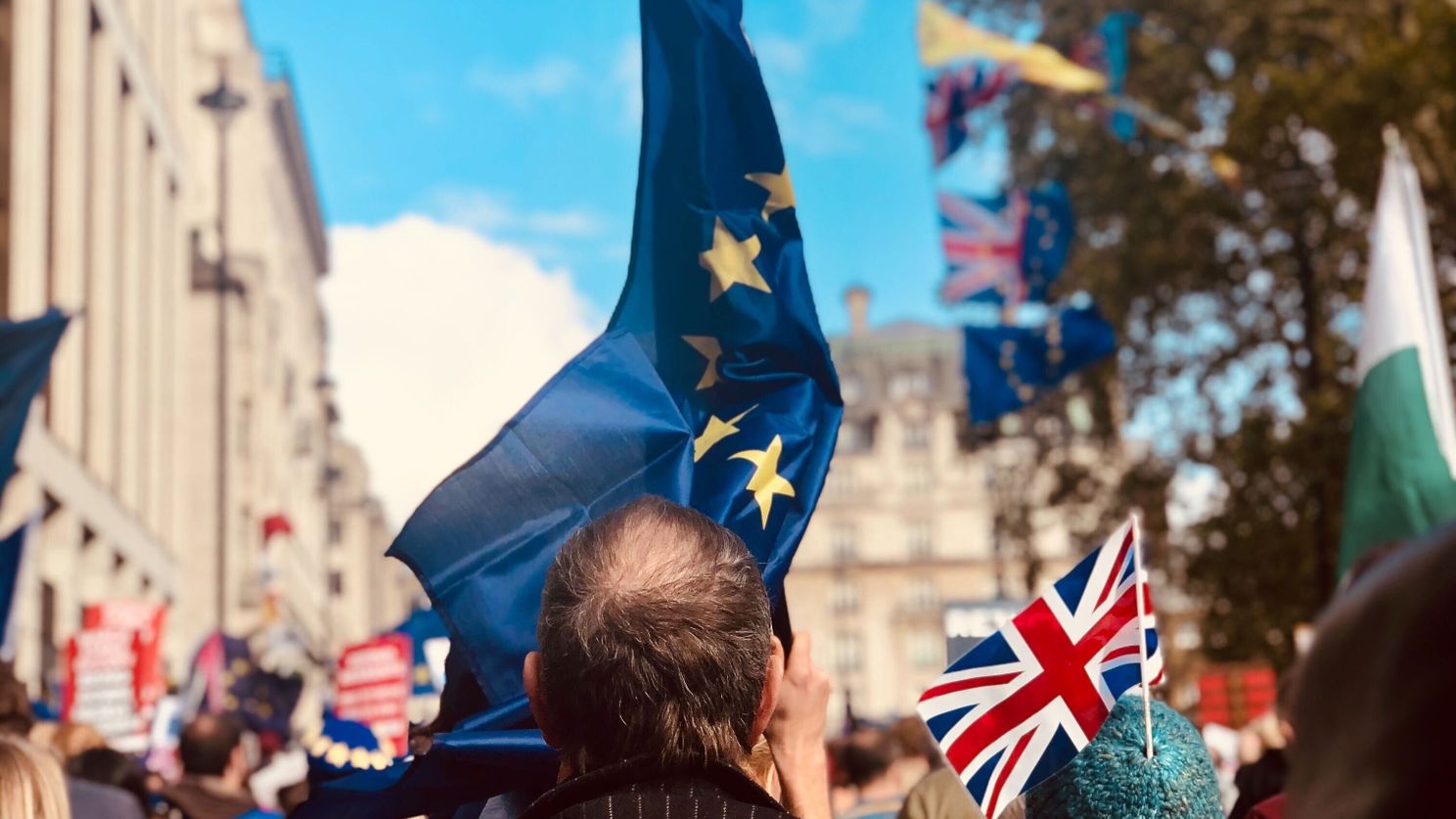Eerste Britse provider voert roamingkosten weer in na Brexit, dit zijn de gevolgen voor ons