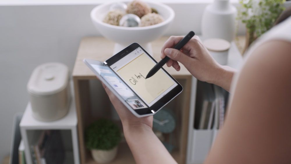 Microsoft brengt Surface Duo met twee schermen uit in Nederland