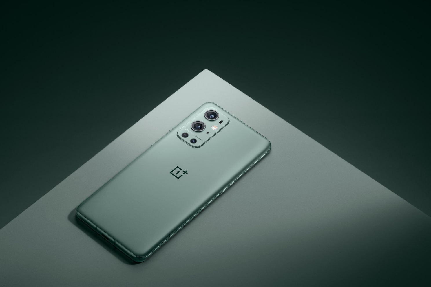 OnePlus 9 Pro en Samsung Galaxy S21 Ultra, dit zijn de verschillen