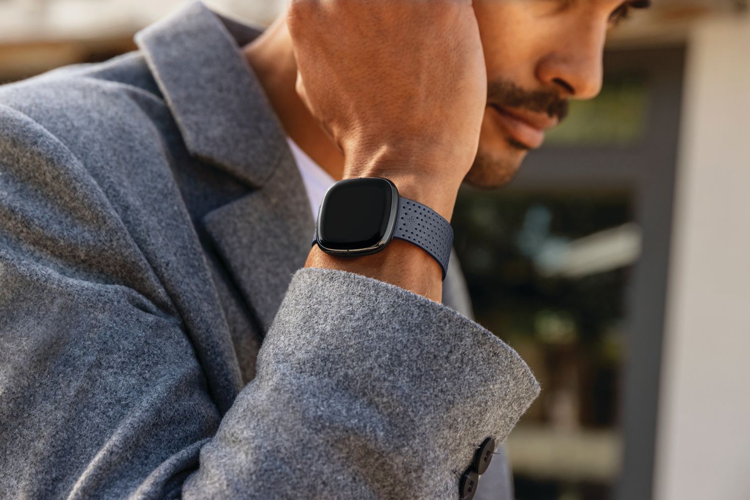 Fitbit Versa 3 en Fitbit Sense: dit kosten de smartwatches nu