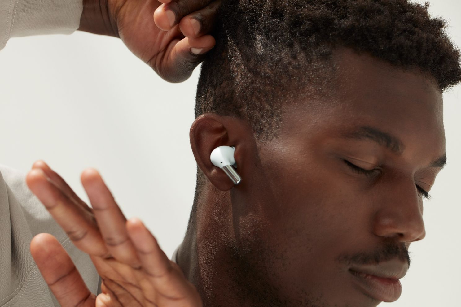 OnePlus Buds Pro officieel: noise-cancelling oordopjes die supersnel opgeladen zijn