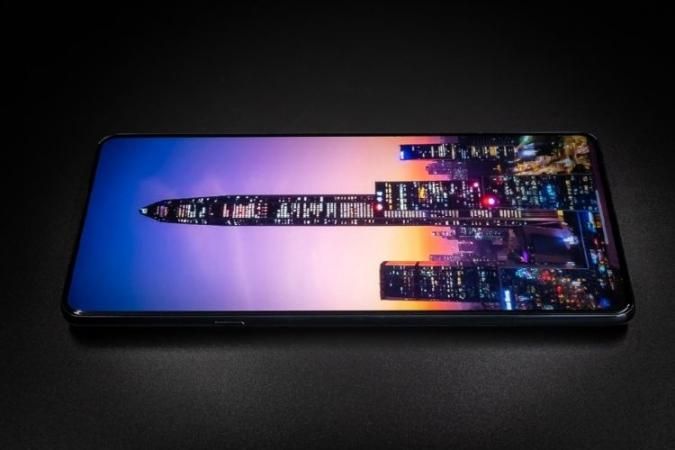 De variant met selfiecamera onder het scherm