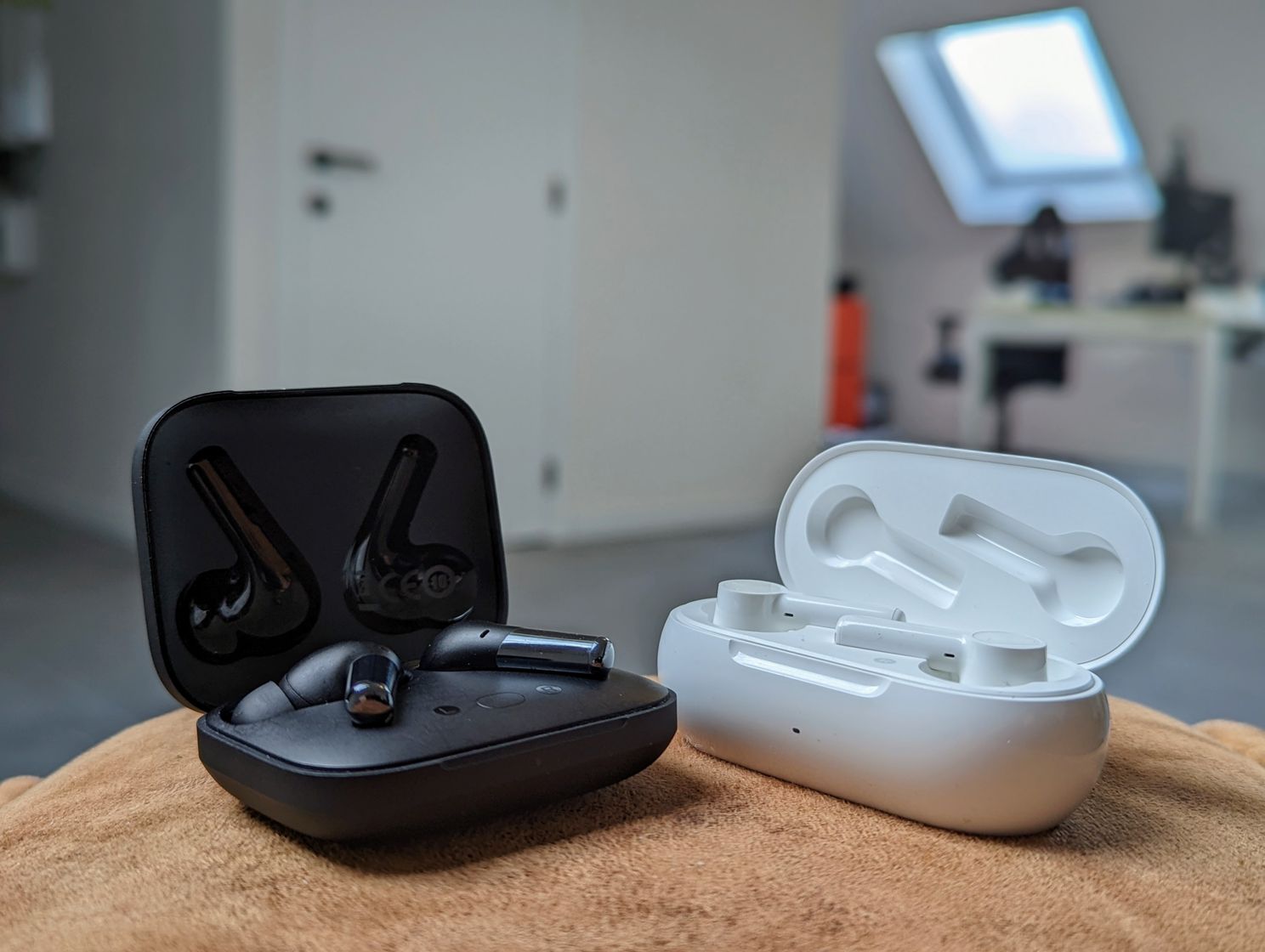 Respectievelijk de OnePlus Buds Pro en de Buds Z2