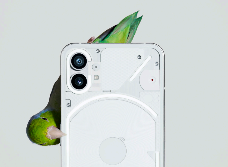 Nothing Phone (1) hands-on: special lighting and parrots (+video)