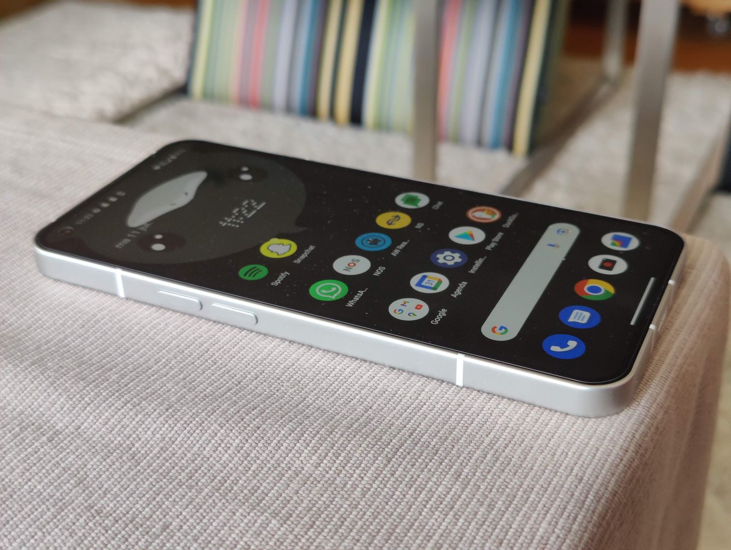 Nothing Phone (1) hands-on: special lighting and parrots (+video)