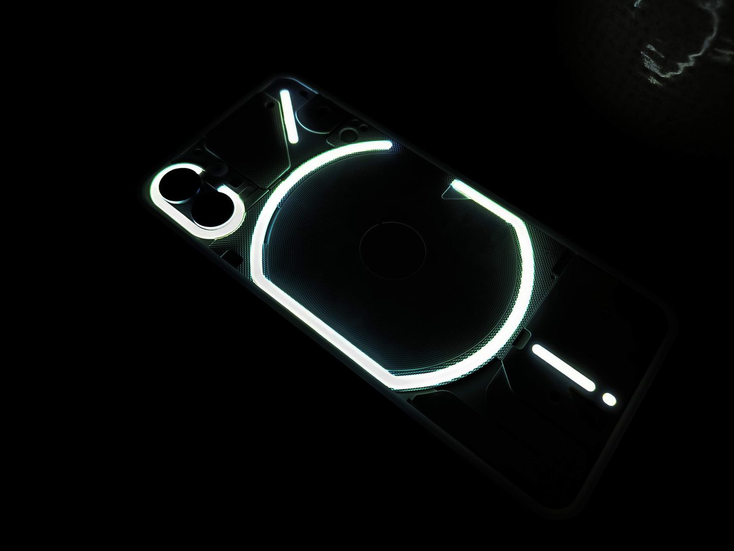 Nothing Phone (1) review: komt er licht in de zogeheten smartphone duisternis?