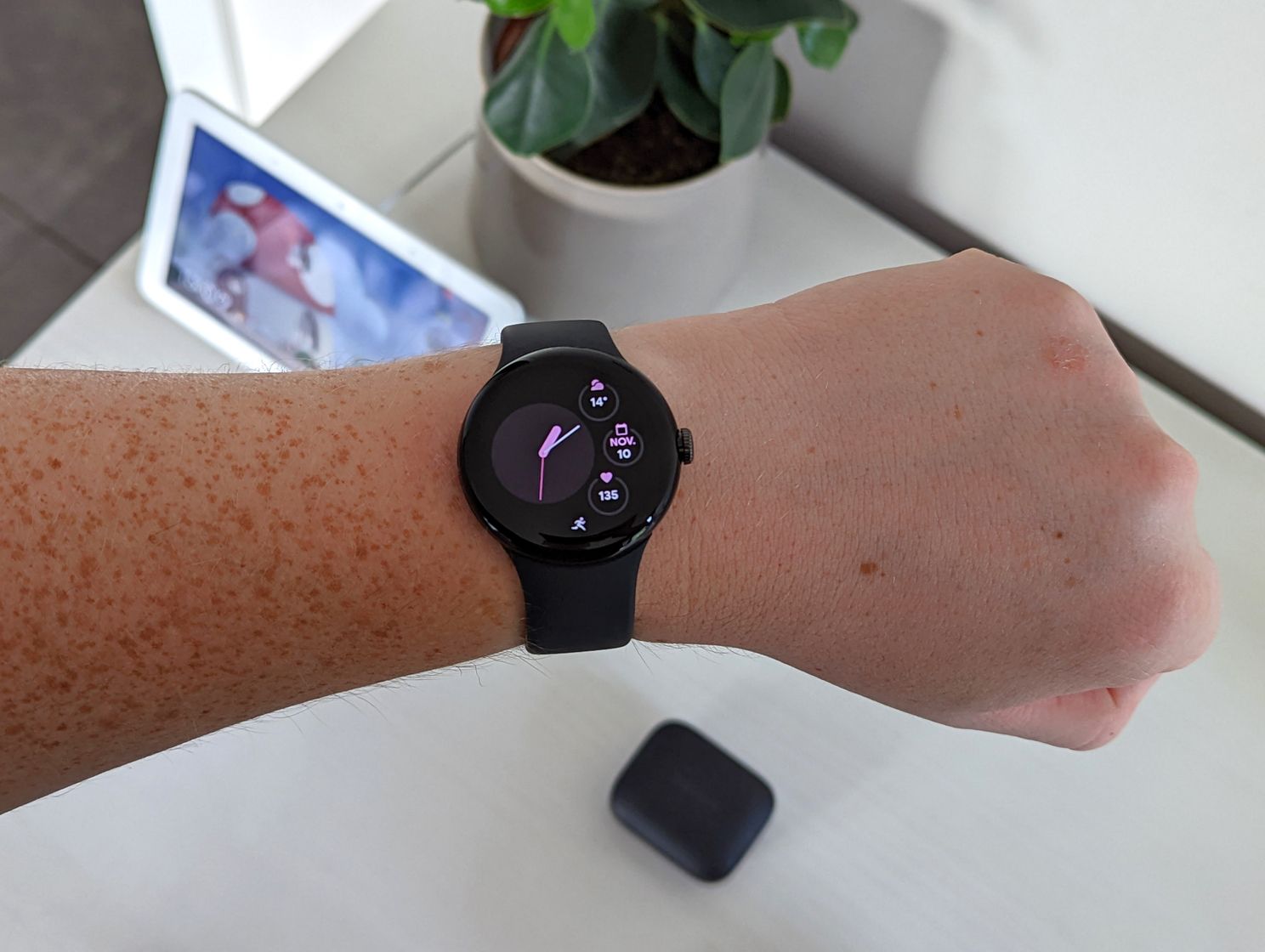 De Pixel Watch die wij testten was in de kleur Matte Black met Obsidian bandje