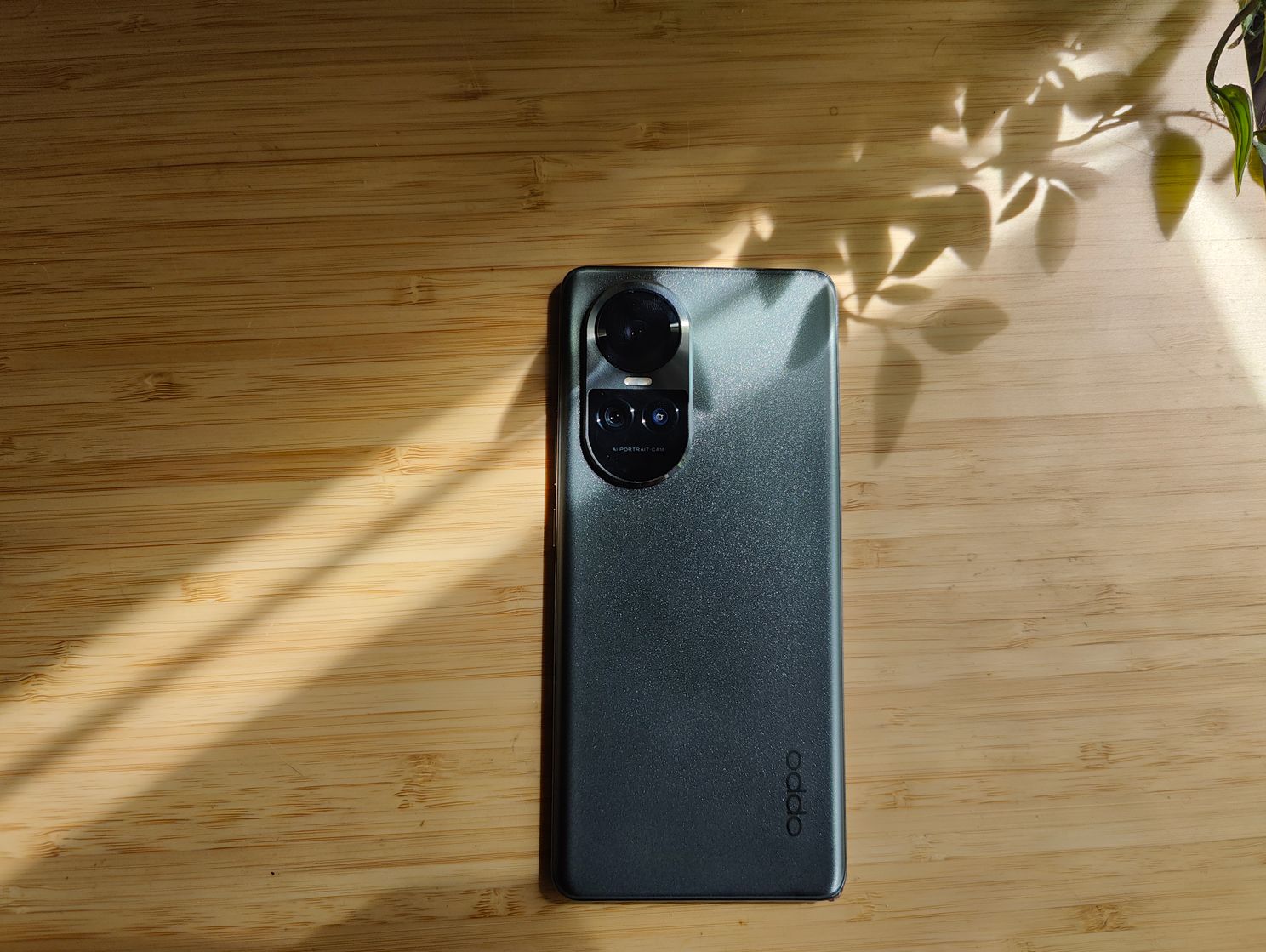 OPPO Reno10 Pro review: dit zijn de plus- en minpunten