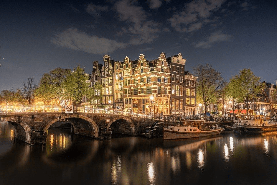 Amsterdam is toonaangevend in het accepteren van Bitcoin (BTC)