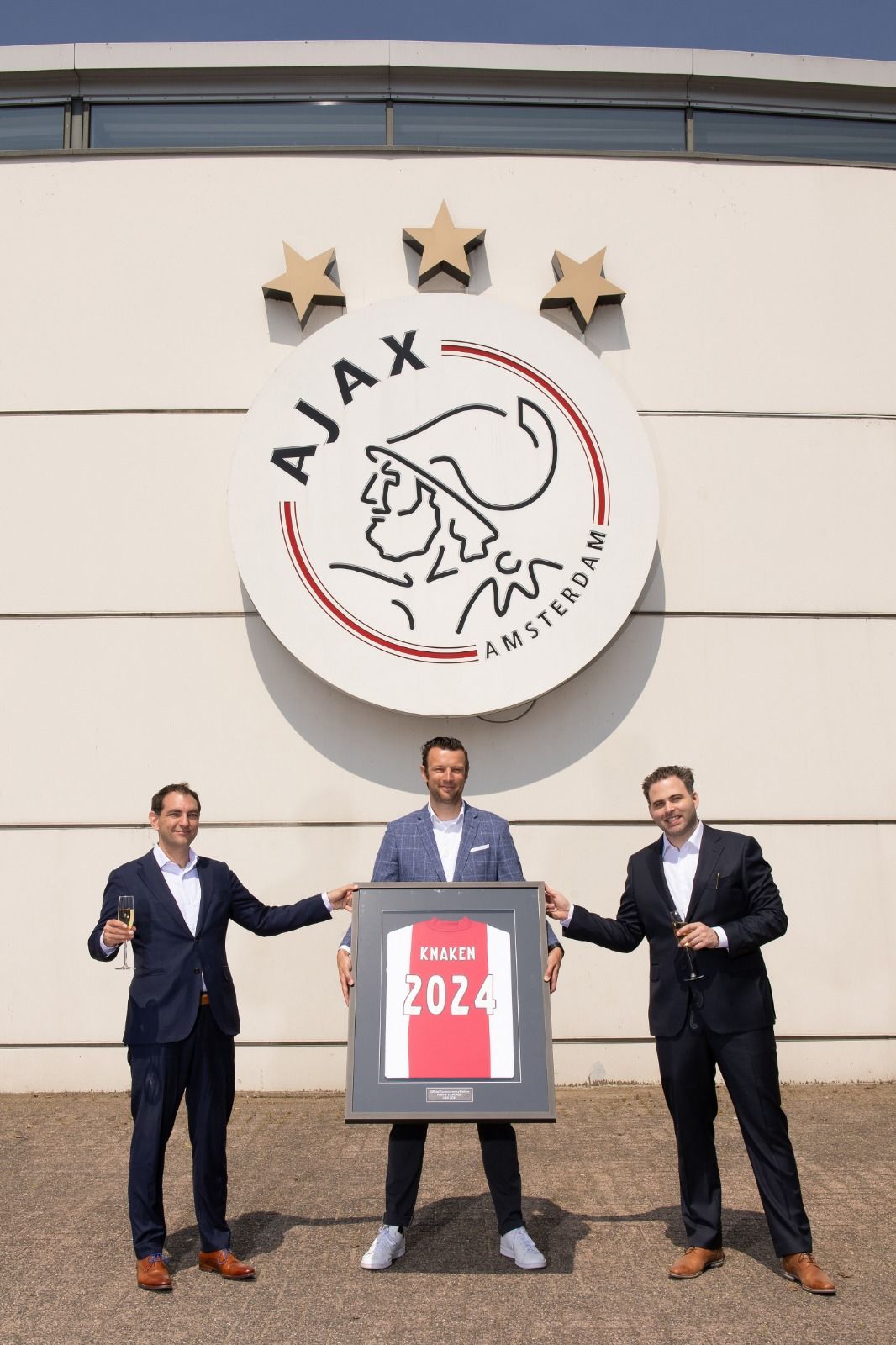 Bitcoin bedrijf Knaken gaat samenwerking aan met Ajax en Feyenoord