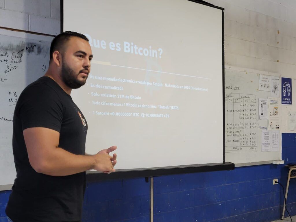 Deze mensen in El Salvador openen een bitcoinrekening na het volgen van deze cursus