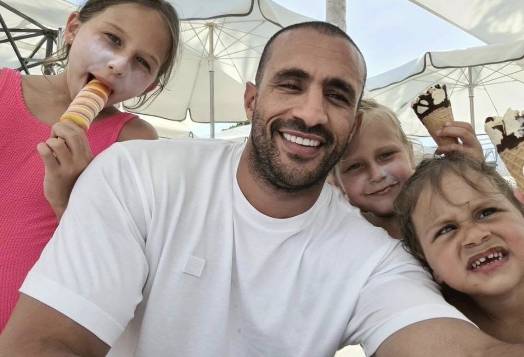 Badr Hari deelt foto's van zijn gezin