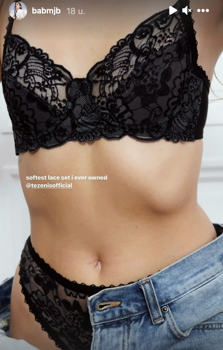 'Familie'-actrice Bab Buelens laat haar indrukwekkende lichaam in lingerie zien (foto's)
