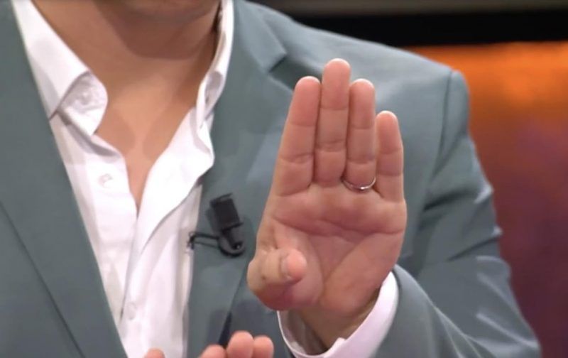 Met dit trucje weten we of Gert Verhulst en James Cooke een 'kleintje' of 'grote' in hun broek hebben