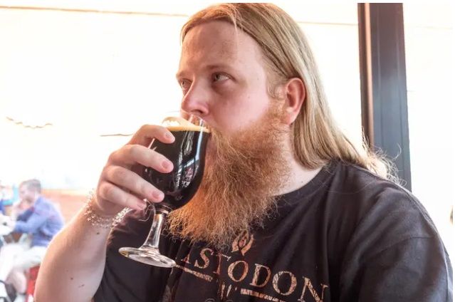 Een kater vóór het drinken: in deze Engelse pub betaal je 93 euro voor een pint!