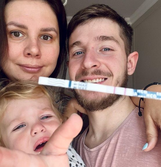Bekende influencer laat haar man en vijf kinderen zitten en trouwt met... haar stiefzoon