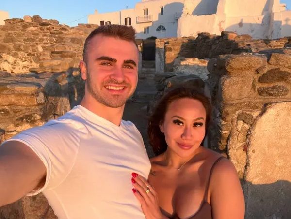 Love Story: Ed ziet vriendin als investering en betaalt alles voor haar: "Zij doet huishouden en maakt smoothies"