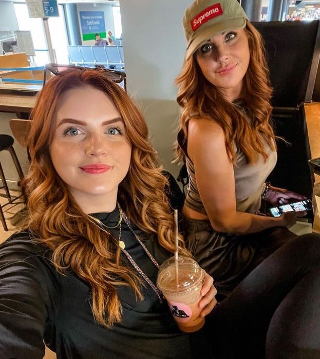 Dochter ziet succes van moeder op OnlyFans en volgt dan maar in haar zog: "Veel vrouwen haten ons"