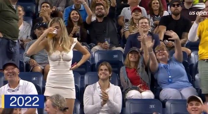 'Bierkoningin' van de US Open heeft ook een Instagram-account met heel wat pikante kiekjes (foto's)