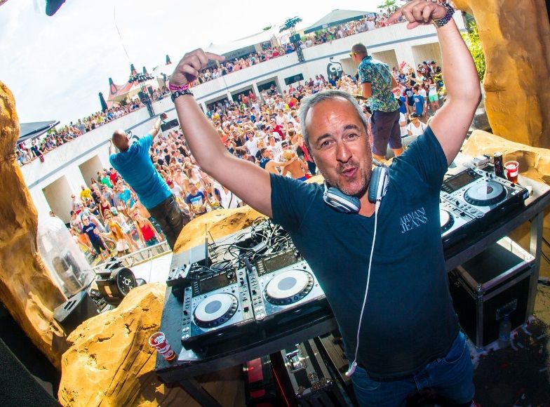 Clint had exclusieve babbel met de voormalige Zillion-dj's: "Frank nodigde soms 400 prostituees uit"