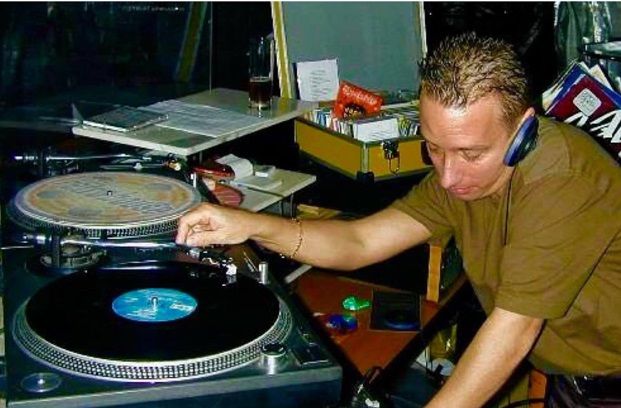 Clint had exclusieve babbel met de voormalige Zillion-dj's: "Frank nodigde soms 400 prostituees uit"
