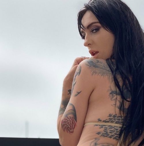 Girls & Tattoos: natuurster Misha Montana kreeg vaak een 'njet' omwille van haar tatoeages (foto's)