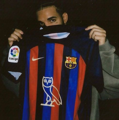 Ai ai Piqué! Speelt Barcelona straks met de naam van zijn ex Shakira op het shirt?