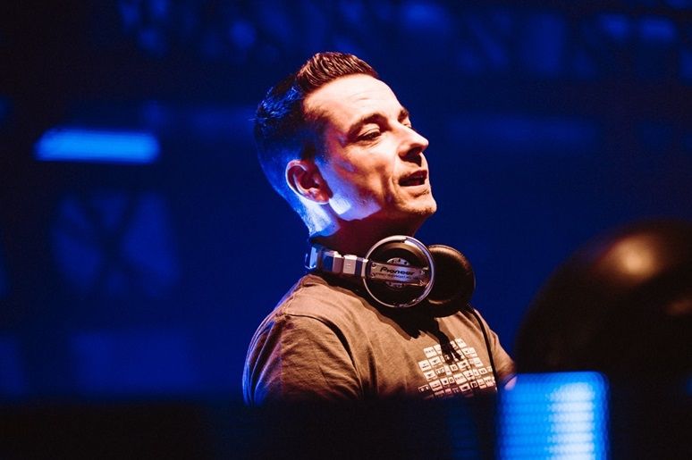 Clint had exclusieve babbel met de voormalige Zillion-dj's: "Frank nodigde soms 400 prostituees uit"