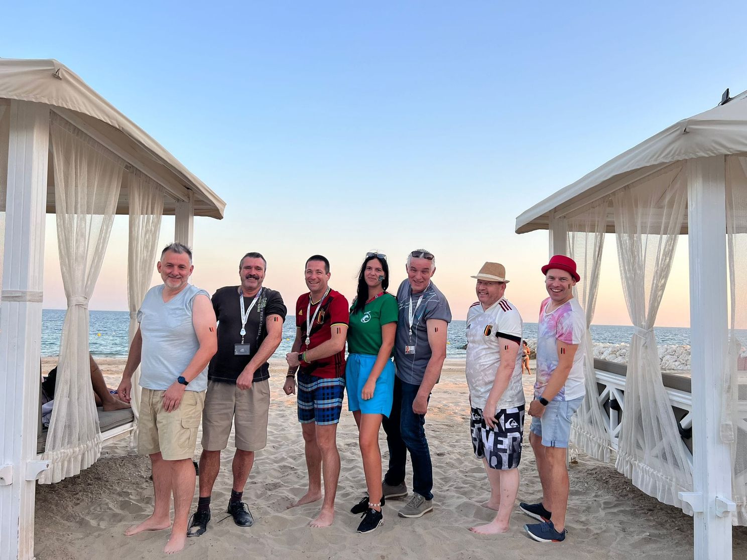 Duivel in Qatar (episode 3) - "Eerst jeeps en kamelen, maar dan... genieten!"