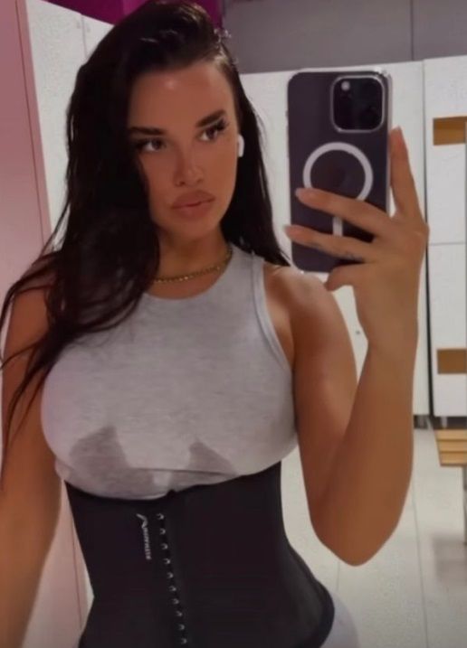 'Ster van het WK' en ex-Miss Kroatië trekt naar de fitness en daar hebben vooral haar kroonjuwelen last van (foto's)