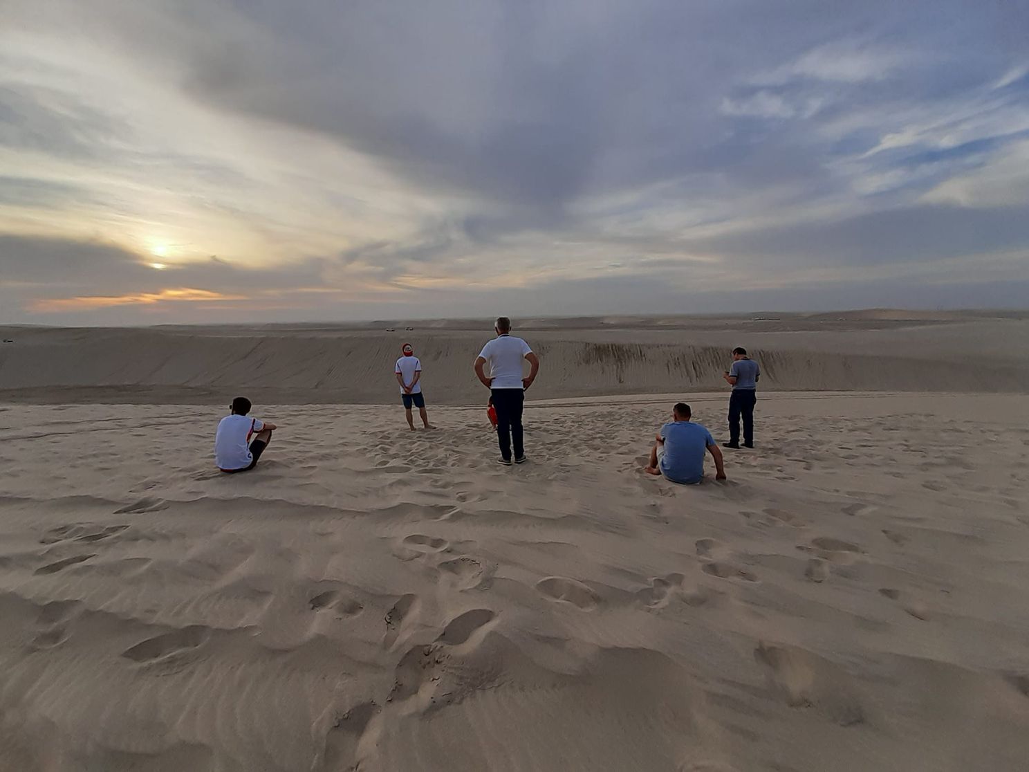 Duivel in Qatar (episode 5) - "We zitten met een dubbele kater, maar... slikken en weer doorgaan!"