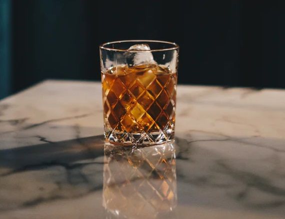 5 redenen waarom whisky drinken gezond voor je is
