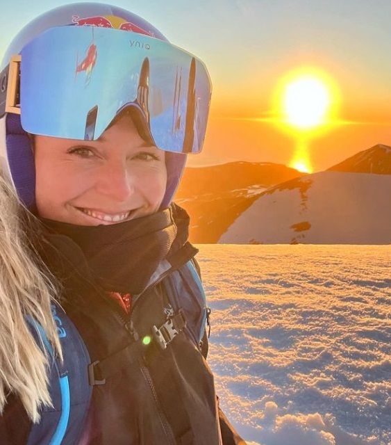 Ski-superwoman Lindsey Vonn vlamt de steilste piste in de Alpen naar beneden aan 150 km/u (video)