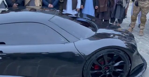 Taliban onthult eigen supercar aangedreven door Toyota Corolla-motor, waar vijf jaar aan gewerkt is