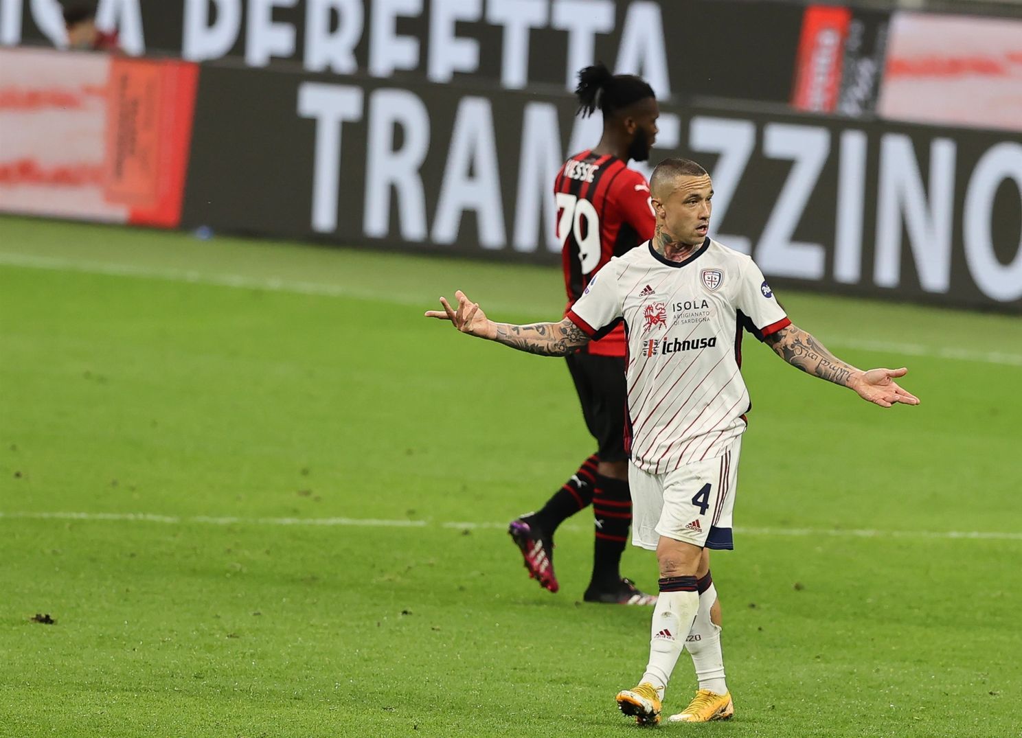 Radja Nainggolan reageert op 'drankuitspraak' van Roma-baas: "Na 20 shotjes kon ik nog sjotten!"