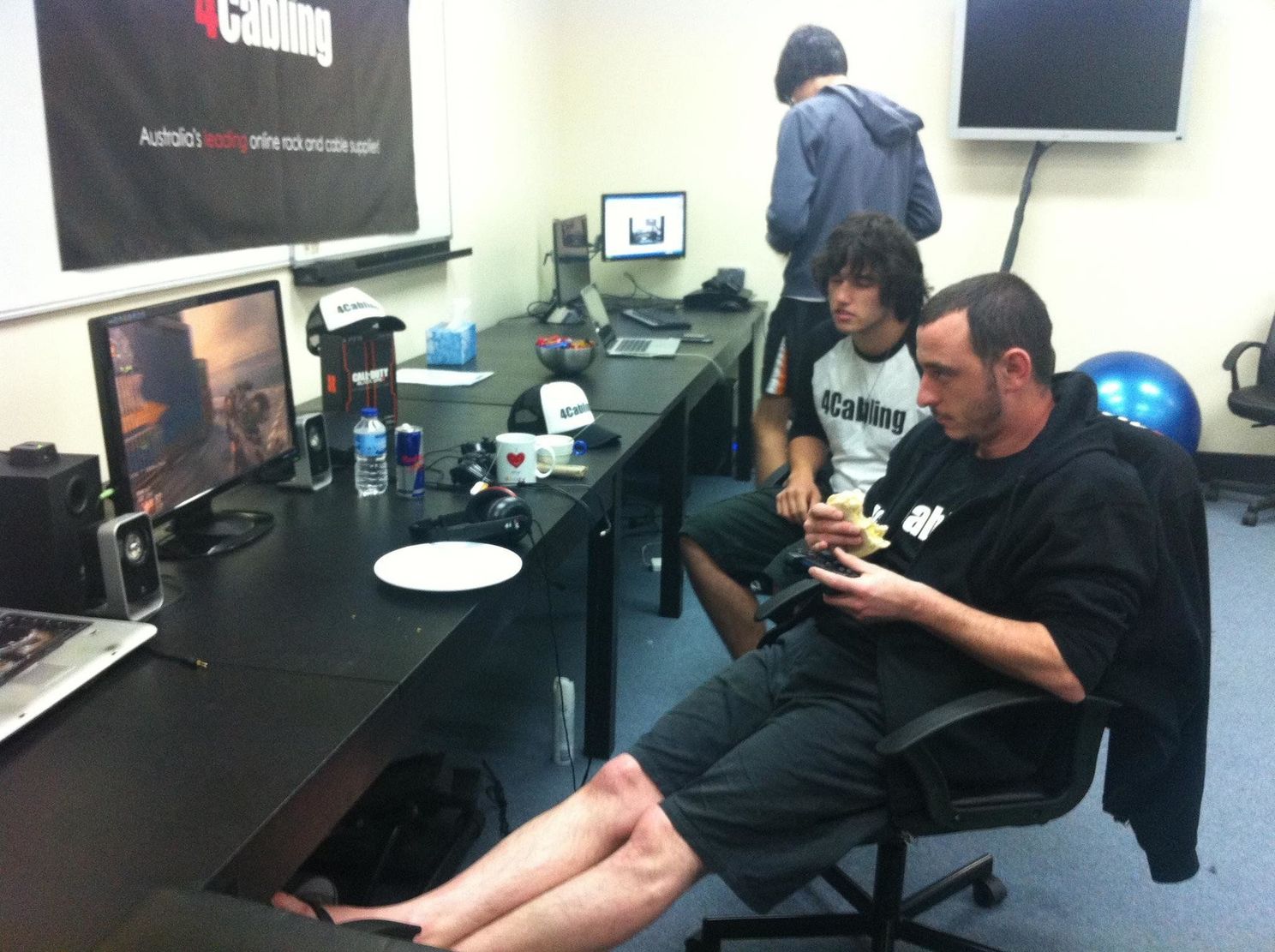 Deze man is wereldrecordhouder voor langste non-stop gamesessie ooit en dat doe je onmogelijk na