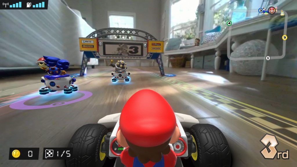 Het coolste speelgoed/game ooit? Speel Mario Kart echt letterlijk in je eigen woonkamer