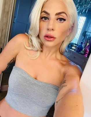 Lady Gaga wendt zich tot celibaat uit angst dat partners creativiteit via haar liefdesgrotje zouden stelen