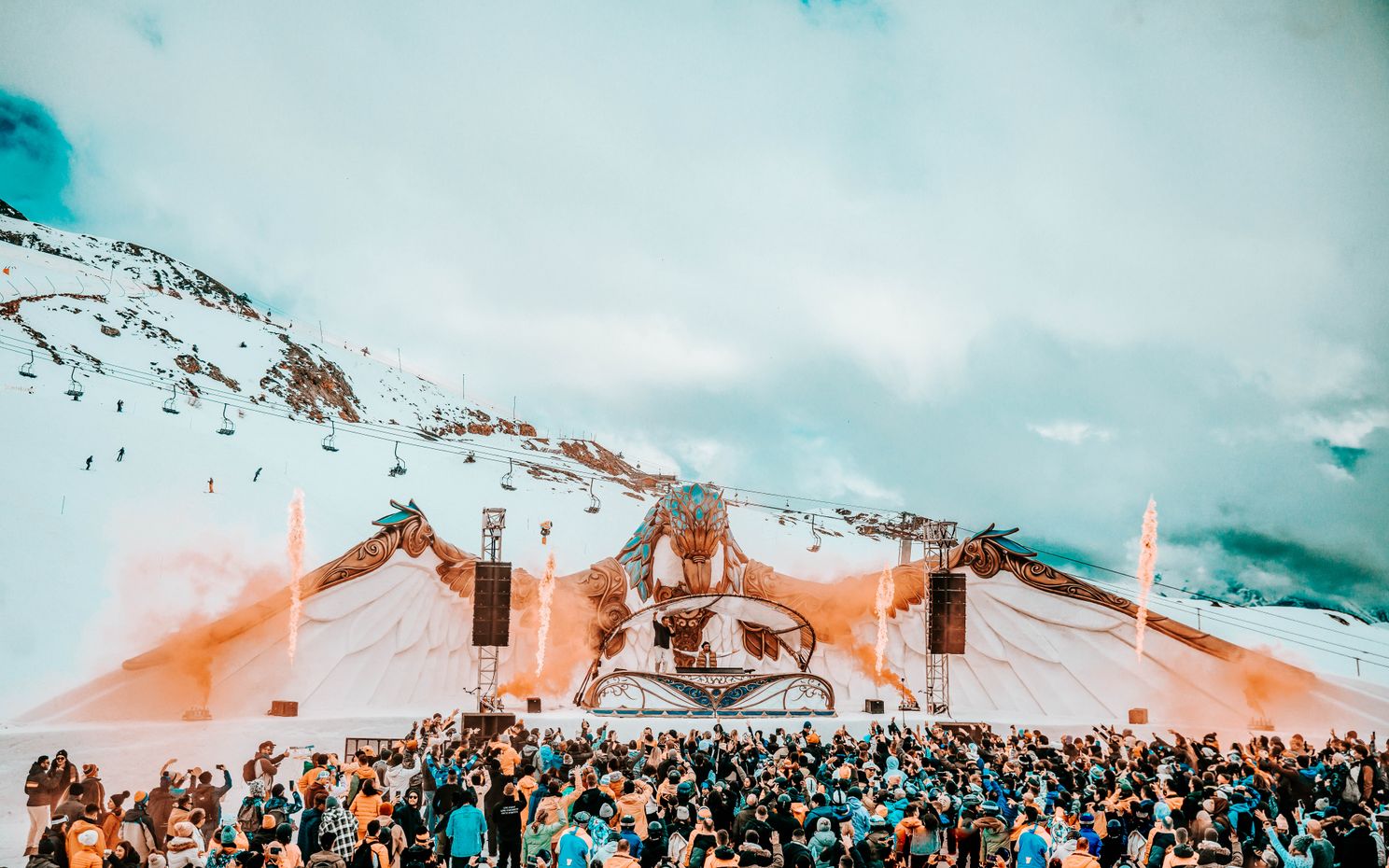Dit zijn alle unieke en sprookjesachtige podia van Tomorrowland Winter (foto's)