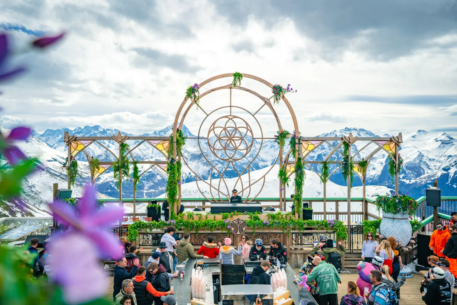 Dit zijn alle unieke en sprookjesachtige podia van Tomorrowland Winter (foto's)