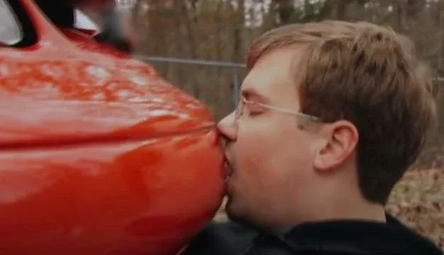 Oud maar goud - Nathaniel heeft relatie met zijn auto en verklapt wat zijn favoriete standje is