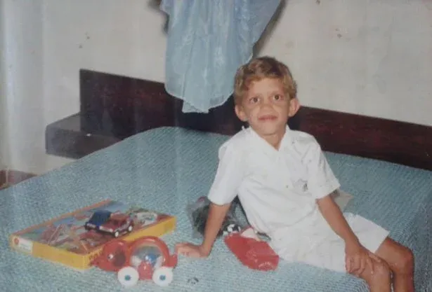 'Meest gemodificeerde opa ter wereld' deelt foto van zichzelf als kind en zijn volgers zijn in shock